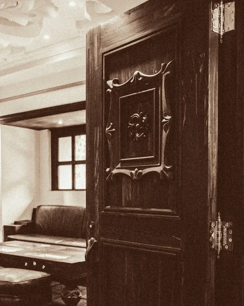 Chrome Hearts x NOCTA x Nike Air Force 1 三方联名深度解读