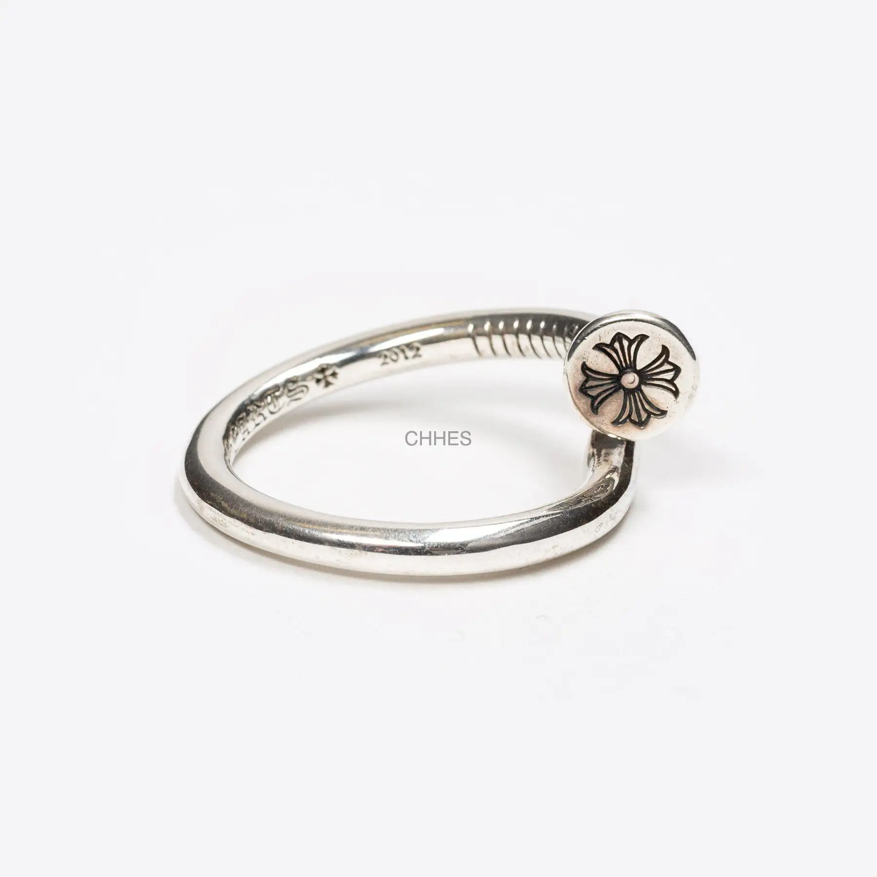 Chromehearts 克罗心 平头十字花钉子戒指