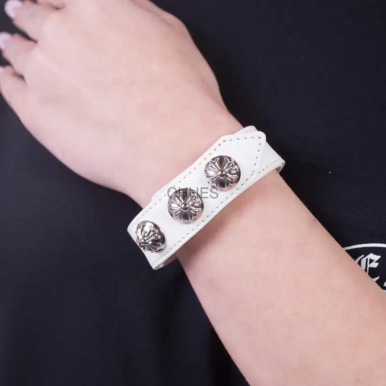 Chromehearts 克罗心 白色三十字花皮革手链