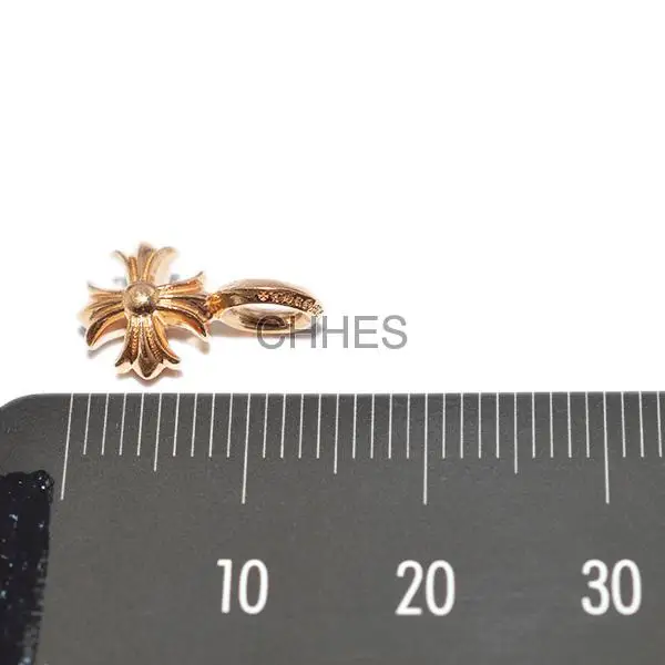 Chrome hearts 克罗心 22K黄金MINI十字花STACK吊坠