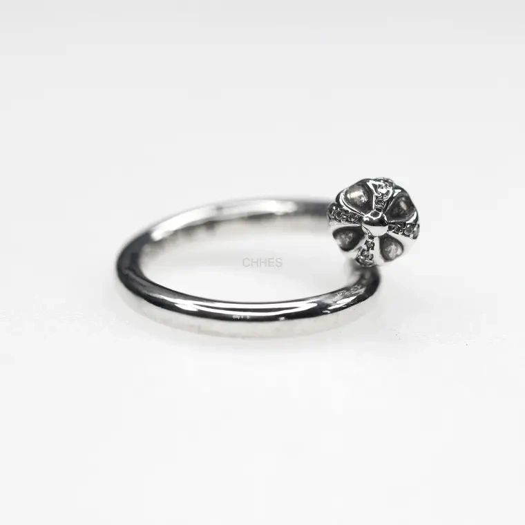 Chromehearts 克罗心 镶钻圆头十字花钉子戒指
