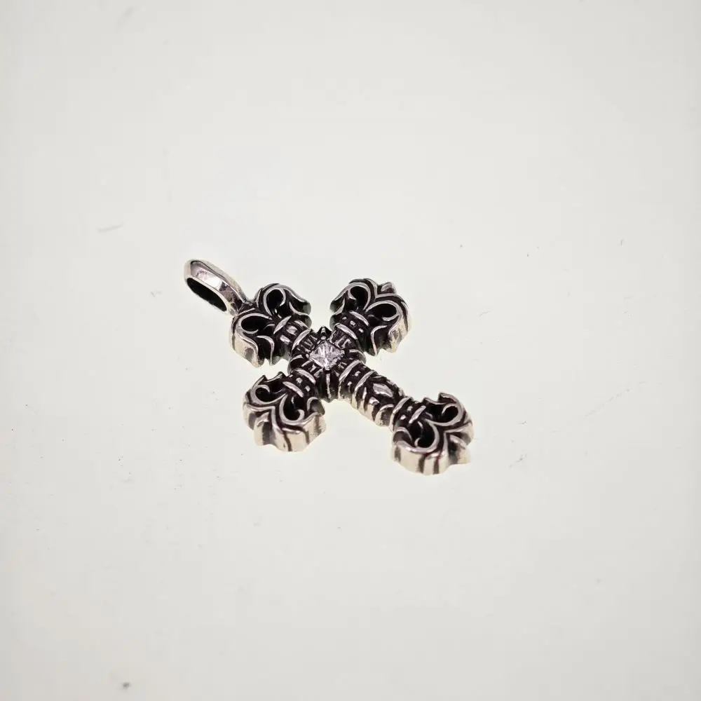 Chrome hearts 克罗心 单钻小号Filigree火焰十字架吊坠